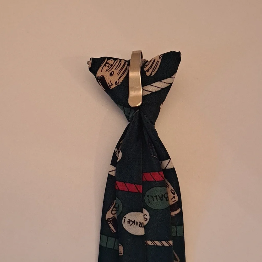Snoopy 1958 Rare United Feature Syndicate Inc. childs baseball theme clip on tie